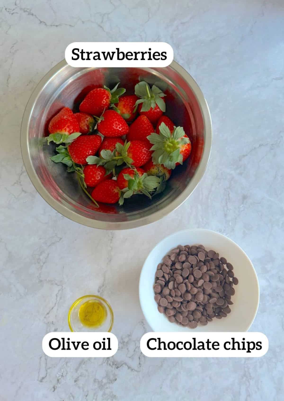labelled image of ingredients to make chocolate covered strawberries.