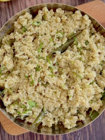 Quinoa upma served in a dish.
